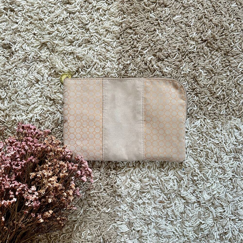 BVLGARI Parfums Emirates Airlines Exclusive Cosmetic Makeup Bag Pouch Tan Beige